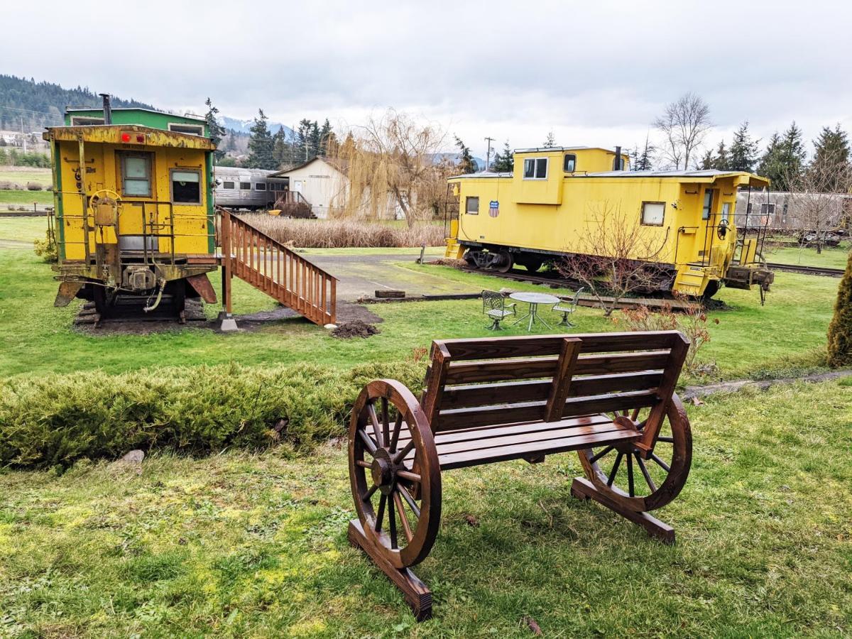סקווים Olympic Railway Inn מראה חיצוני תמונה