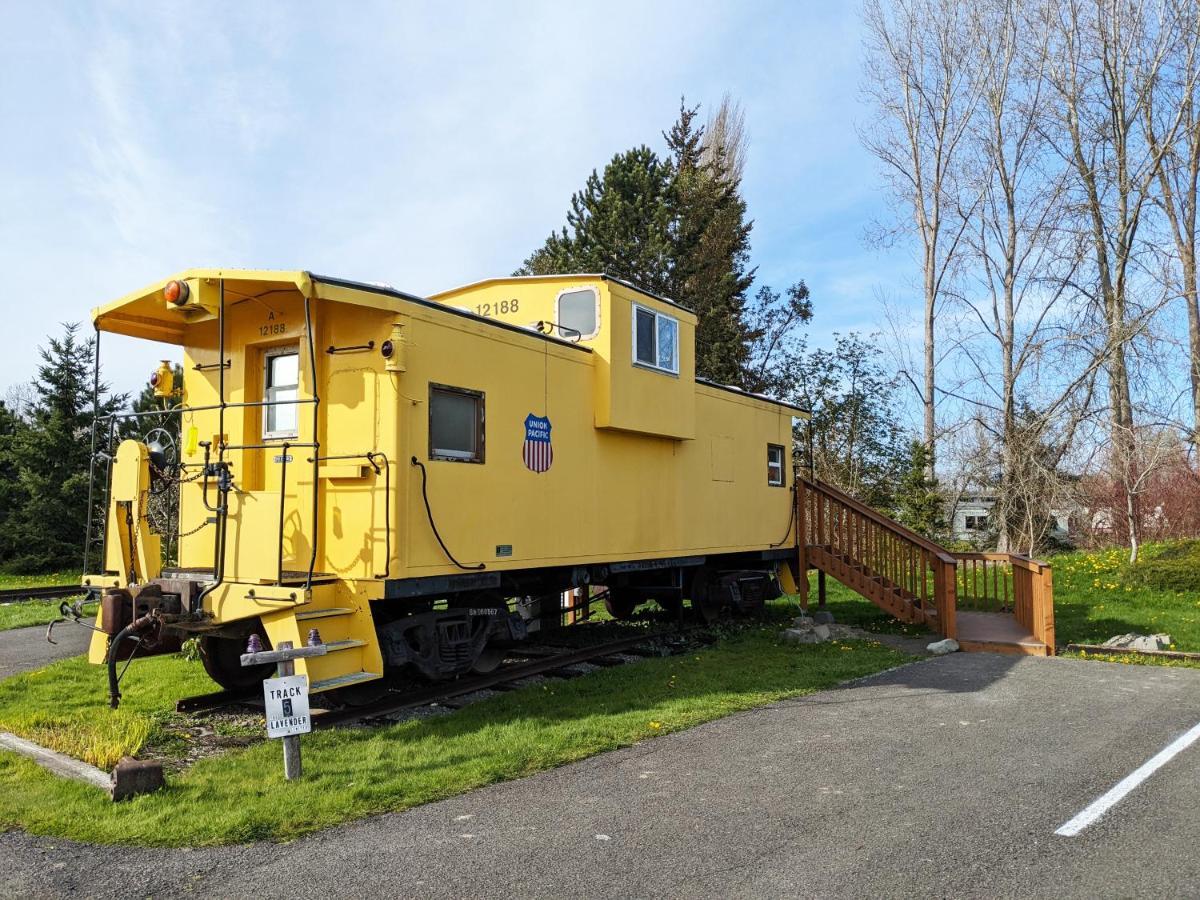 סקווים Olympic Railway Inn מראה חיצוני תמונה
