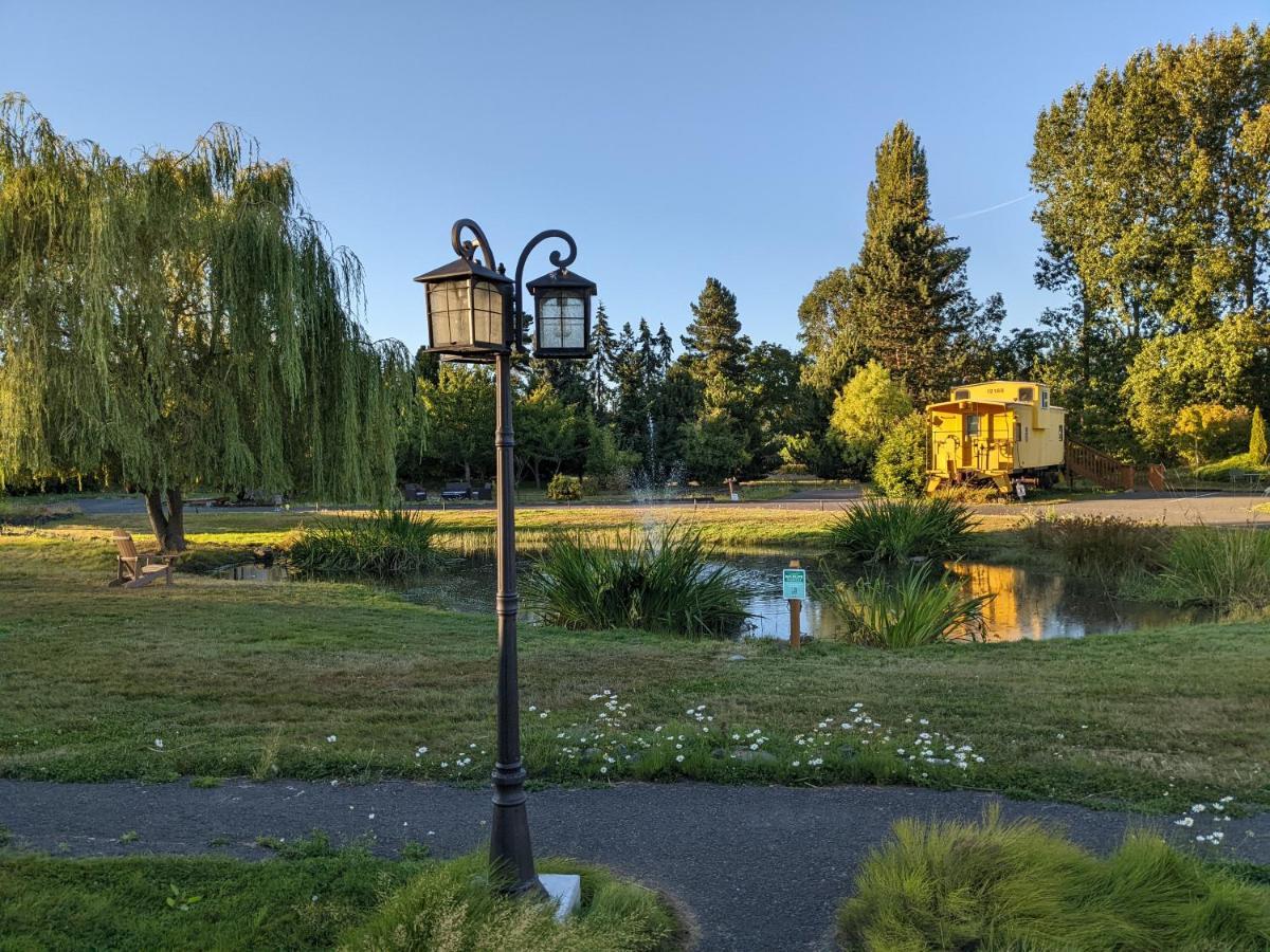 סקווים Olympic Railway Inn מראה חיצוני תמונה